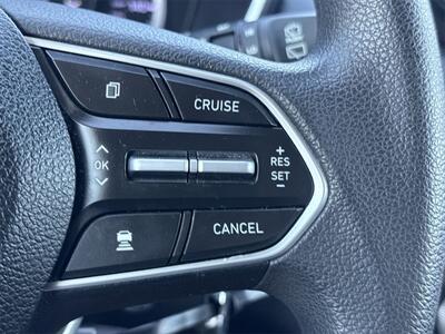 2020 Hyundai Santa Fe SE   - Photo 13 - McKinney, TX 75070