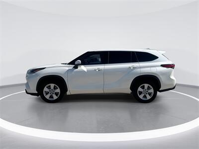 2021 Toyota Highlander LE   - Photo 5 - McKinney, TX 75070