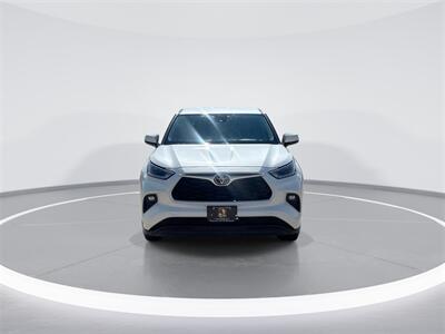 2021 Toyota Highlander LE   - Photo 3 - McKinney, TX 75070