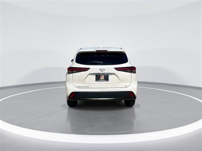 2021 Toyota Highlander LE   - Photo 7 - McKinney, TX 75070