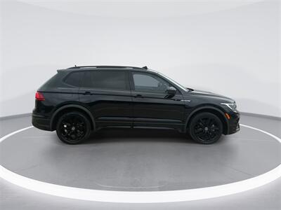 2022 Volkswagen Tiguan 2.0T SE R-Line Black   - Photo 9 - McKinney, TX 75070