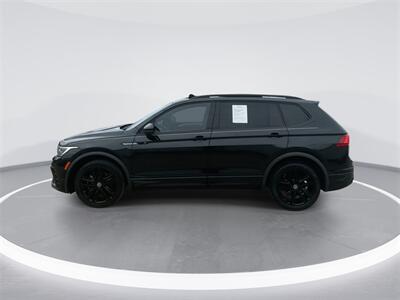 2022 Volkswagen Tiguan 2.0T SE R-Line Black   - Photo 5 - McKinney, TX 75070