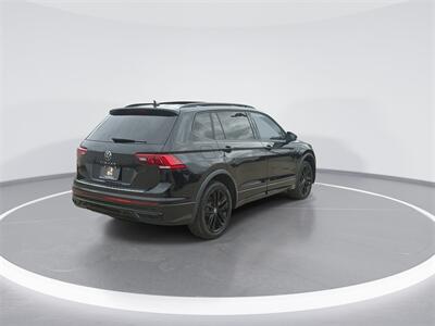 2022 Volkswagen Tiguan 2.0T SE R-Line Black   - Photo 8 - McKinney, TX 75070
