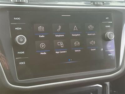 2022 Volkswagen Tiguan 2.0T SE R-Line Black   - Photo 25 - McKinney, TX 75070