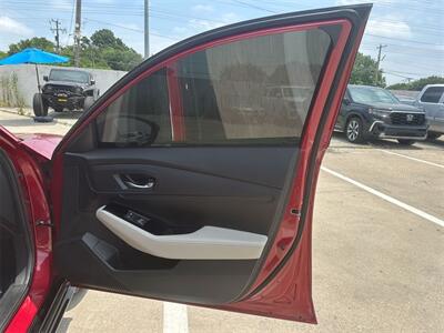 2023 Honda Accord Hybrid Touring   - Photo 31 - McKinney, TX 75070