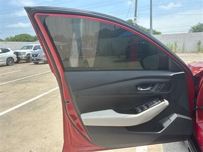 2023 Honda Accord Hybrid Touring   - Photo 34 - McKinney, TX 75070