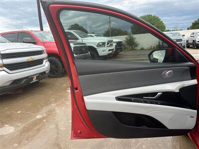2023 Hyundai Elantra Limited   - Photo 34 - McKinney, TX 75070