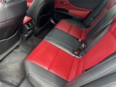2023 Lexus ES 300h   - Photo 29 - McKinney, TX 75070