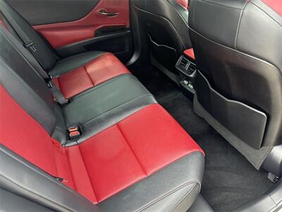2023 Lexus ES 300h   - Photo 31 - McKinney, TX 75070