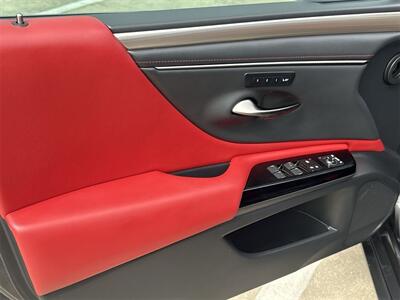 2023 Lexus ES 300h   - Photo 19 - McKinney, TX 75070