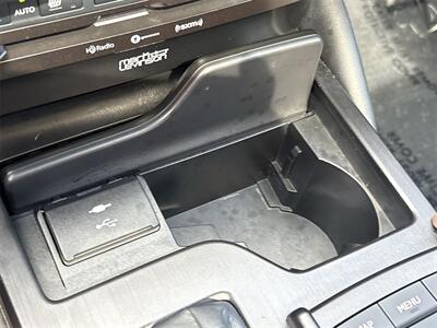 2022 Lexus ES 300h   - Photo 35 - McKinney, TX 75070