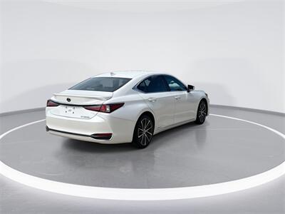 2022 Lexus ES 300h   - Photo 8 - McKinney, TX 75070