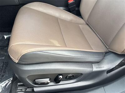2022 Lexus ES 300h   - Photo 18 - McKinney, TX 75070