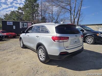 2018 Kia Sorento L   - Photo 5 - Garner, NC 27529
