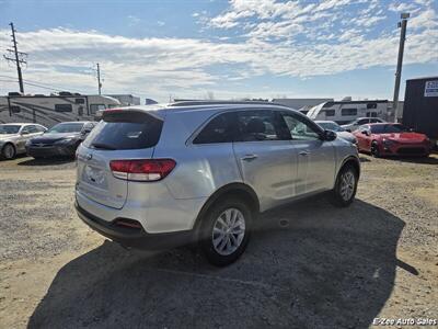 2018 Kia Sorento L   - Photo 4 - Garner, NC 27529