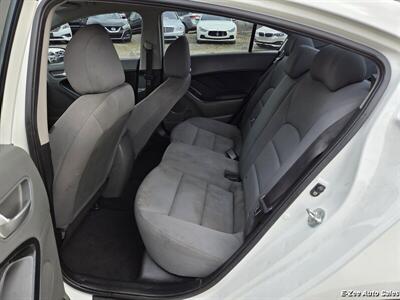 2017 Kia Forte LX   - Photo 9 - Garner, NC 27529