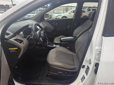 2014 Hyundai TUCSON SE   - Photo 7 - Garner, NC 27529