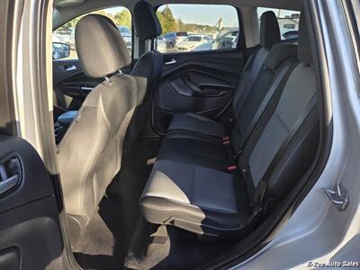 2017 Ford Escape SE   - Photo 9 - Garner, NC 27529
