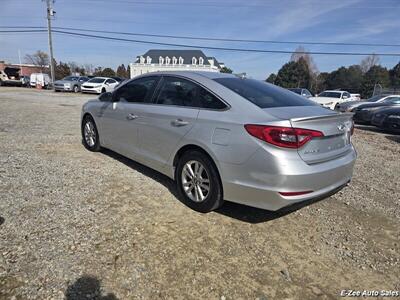 2017 Hyundai SONATA   - Photo 4 - Garner, NC 27529