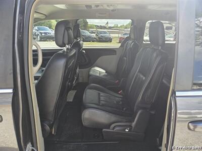 2016 Chrysler Town & Country Touring - Photo 9 - Garner, NC 27529