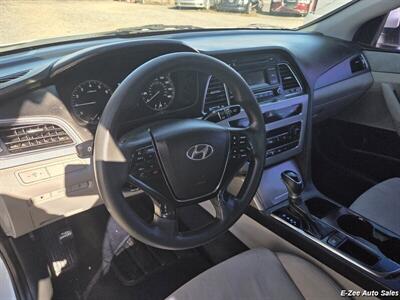 2017 Hyundai SONATA SE - Photo 8 - Garner, NC 27529