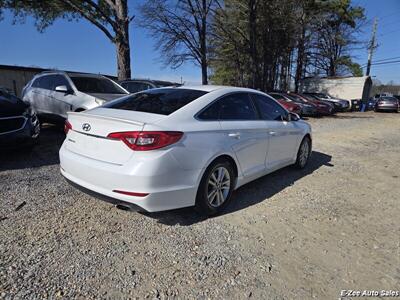 2017 Hyundai SONATA SE - Photo 4 - Garner, NC 27529