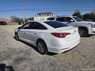 2017 Hyundai SONATA SE - Photo 5 - Garner, NC 27529