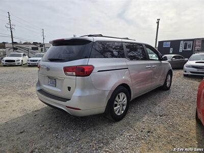 2016 Kia Sedona L - Photo 4 - Garner, NC 27529