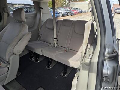 2016 Kia Sedona L - Photo 9 - Garner, NC 27529