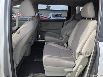 2016 Kia Sedona L - Photo 8 - Garner, NC 27529