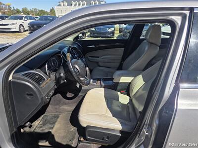 2018 Chrysler 300 Series Limited - Photo 7 - Garner, NC 27529