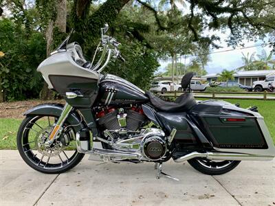 2019 Harley-Davidson Touring CVO ROAD GLIDE   - Photo 2 - Orlando, FL 32820