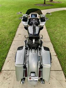 2019 Harley-Davidson Touring CVO ROAD GLIDE   - Photo 4 - Orlando, FL 32820