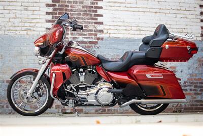 2021 Harley-Davidson Custom CUSTOM ULTRA LIMITED  STREET SLEEPER - Photo 2 - Orlando, FL 32820