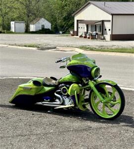 2011 Harley-Davidson Custom FLHXSE2  CVO STREET GLIDE - Photo 2 - Orlando, FL 32820