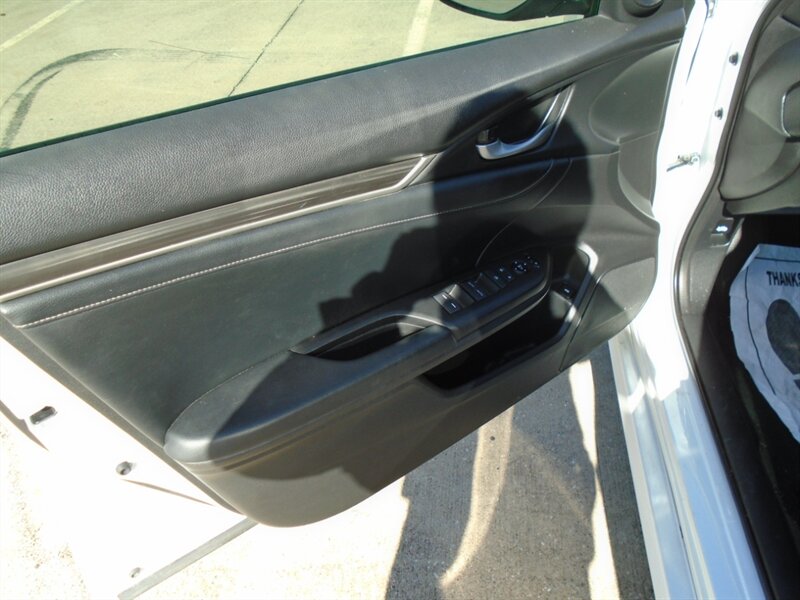 2021 Honda Civic EX-L - Photo 9 - Houston, TX 77082