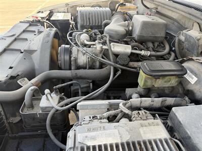 1998 GMC Sierra 1500 SL   - Photo 13 - Houston, TX 77082