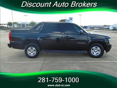 2010 Chevrolet Avalanche LS   - Photo 4 - Houston, TX 77082