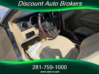 2007 Ford Mustang V6 Deluxe   - Photo 10 - Houston, TX 77082