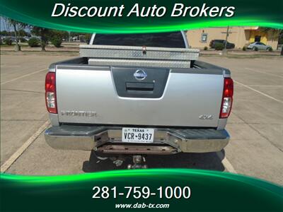 2006 Nissan Frontier SE SE 4dr Crew Cab - Photo 6 - Houston, TX 77082
