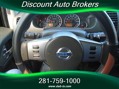 2006 Nissan Frontier SE SE 4dr Crew Cab - Photo 17 - Houston, TX 77082
