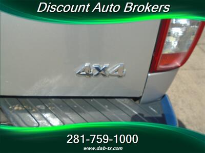 2006 Nissan Frontier SE SE 4dr Crew Cab - Photo 7 - Houston, TX 77082