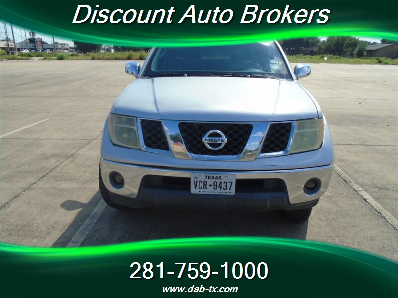 2006 Nissan Frontier SE SE 4dr Crew Cab - Photo 2 - Houston, TX 77082