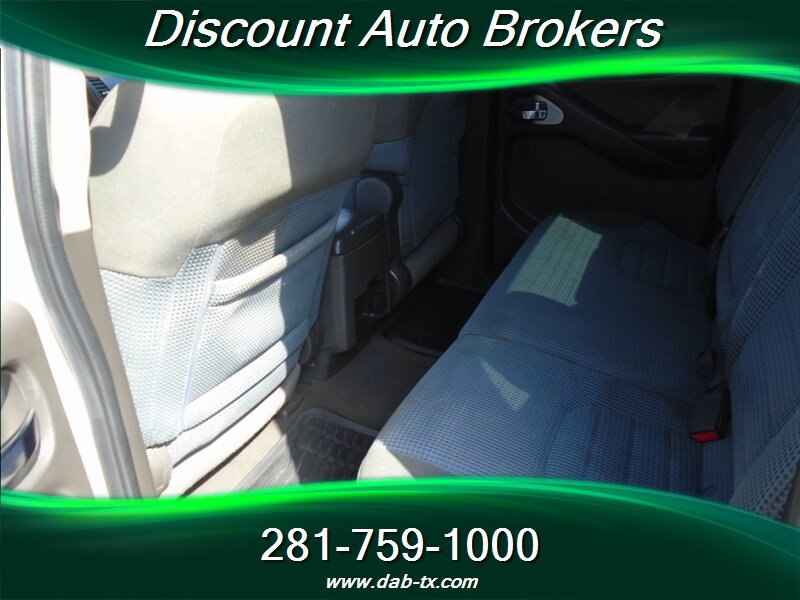 2006 Nissan Frontier SE SE 4dr Crew Cab - Photo 15 - Houston, TX 77082
