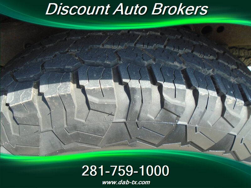 2006 Nissan Frontier SE SE 4dr Crew Cab - Photo 24 - Houston, TX 77082