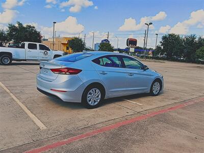 2017 Hyundai ELANTRA SE   - Photo 7 - Houston, TX 77082