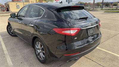2018 Maserati Levante   - Photo 7 - Houston, TX 77082