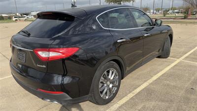 2018 Maserati Levante   - Photo 5 - Houston, TX 77082