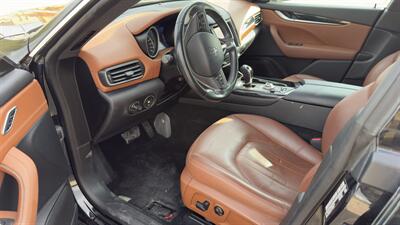 2018 Maserati Levante   - Photo 10 - Houston, TX 77082