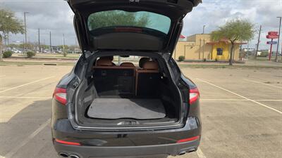 2018 Maserati Levante   - Photo 15 - Houston, TX 77082